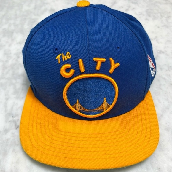 NBA • Men’s Mitchell & Ness Golden State Warriors Logo Two Tone Snapback Hat - Picture 8 of 8